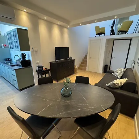 Vaticano Centro Aura D1 アパート *