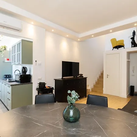 Vaticano Centro Aura D1 ローマ